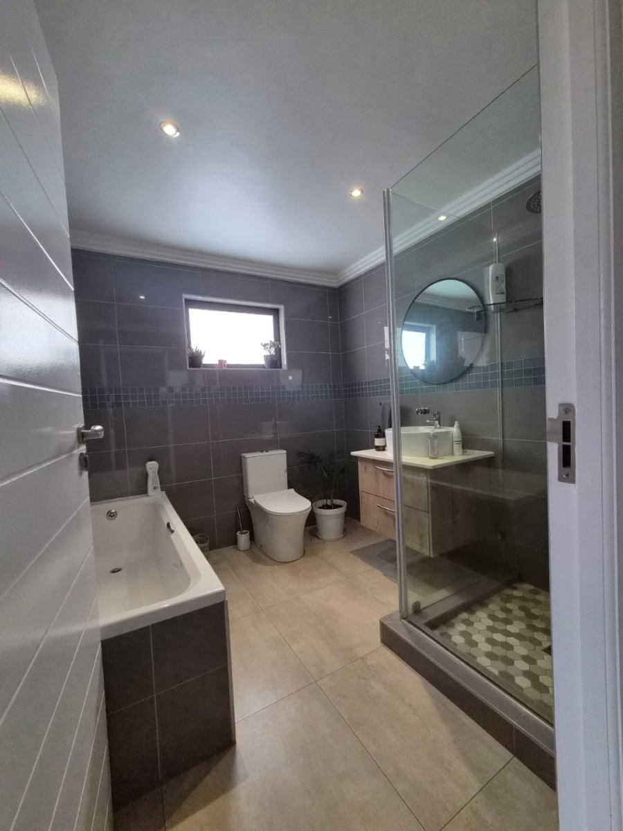 2 Bedroom Property for Sale in Kidds Beach Eastern Cape